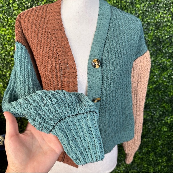 Chunky color block button cardigan nwt - Picture 2 of 4